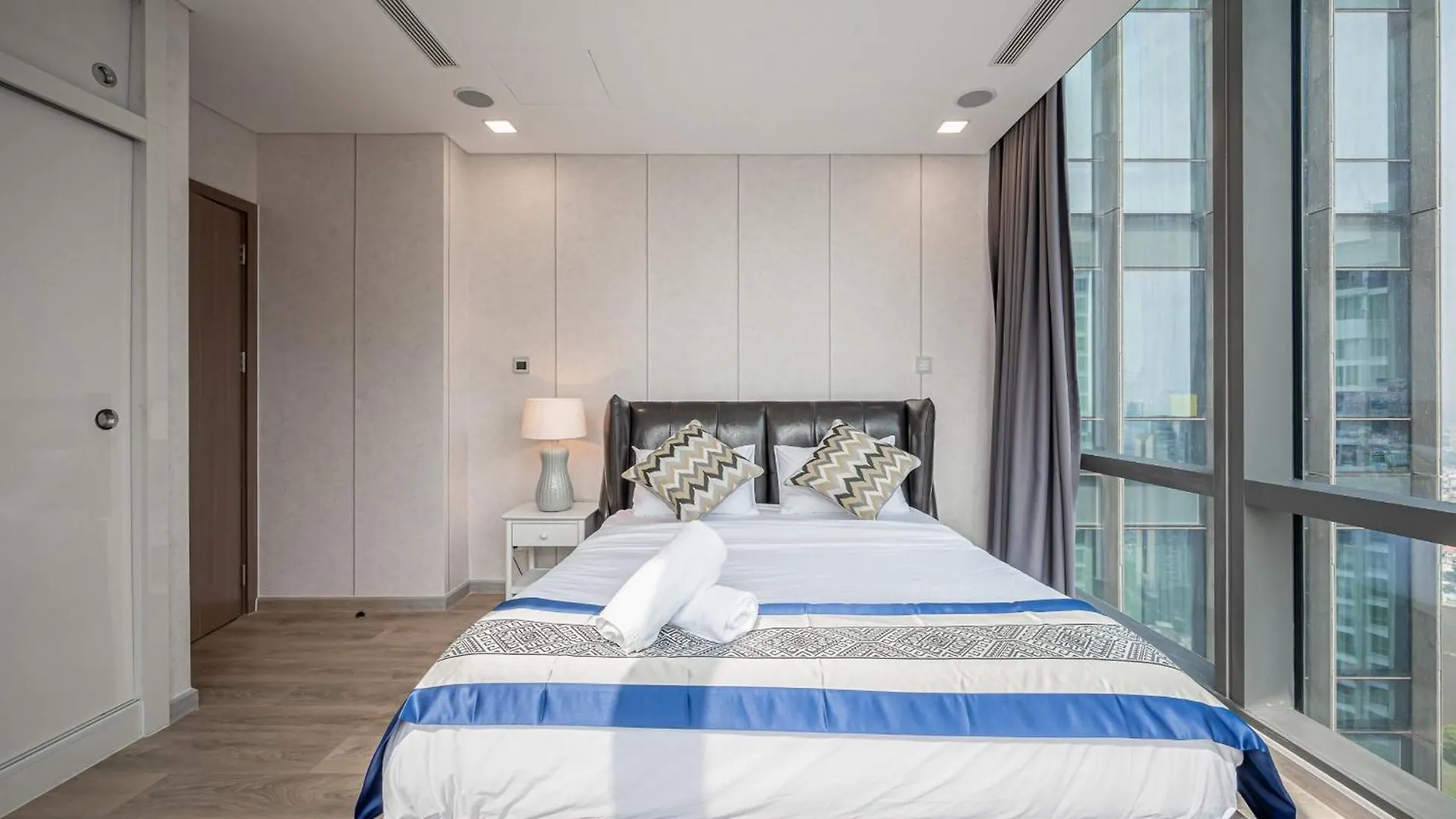 Landmark 81 And Vinhomes Riverside Residence Ho Chi Minh City Apartment